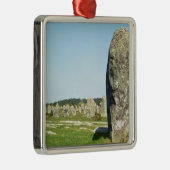 Ausrichtung der stehenden Steine, Megalithen Silbernes Ornament (Rechts)