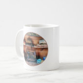 Ausrüstung und Nähmaschine Kaffeetasse (Vorderseite Links)