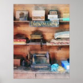 Ausrüstung und Nähmaschine Poster (Vorne)