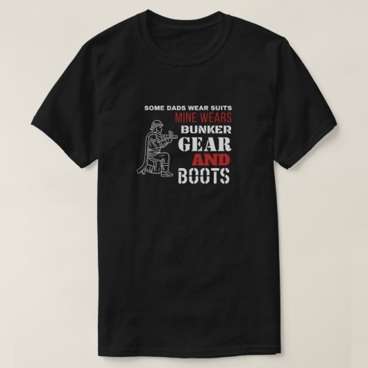 Ausrüstung und Stiefel für Feuerwehrmänner T-Shirt (Design vorne)