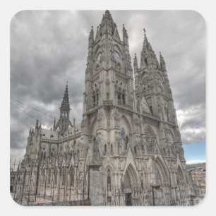 Außenansicht der Basilika in Quito, Ecuador Quadratischer Aufkleber