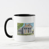 Außenansicht der Gedenkhalle Pilgrim Tasse (Links)