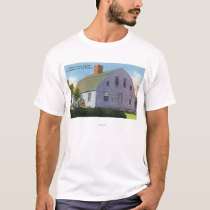 Außenansicht des alten Harlow Hauses T-Shirt