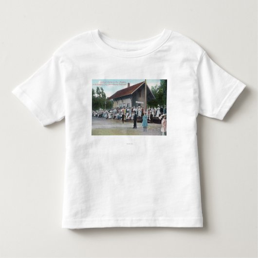 Außenansicht des Bahnhofs auf 4. von Kleinkind T-shirt (Vorderseite)