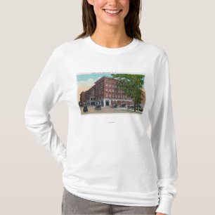 Außenansicht des Carlton Hotels T-Shirt