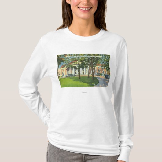 Außenansicht des Halls der Frühlinge T-Shirt (Vorderseite)