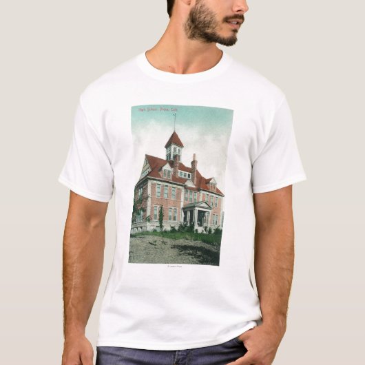 Außenansicht des hohen SchoolYreka, CA T-Shirt (Vorderseite)