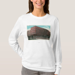 Außenansicht des Hotels Cumberland T-Shirt
