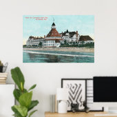 Außenansicht des Hotels del Coronado vom Pier aus Poster (Heimbüro)