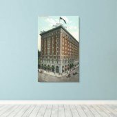 Außenansicht des Hotels Rochester Leinwanddruck (Insitu (Holzboden))