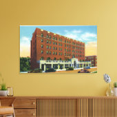 Außenansicht des Hotels Saranac Leinwanddruck (Insitu (Wohnzimmer))