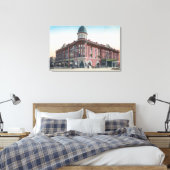 Außenansicht des Hotels Stewart Leinwanddruck (Insitu (Schlafzimmer))