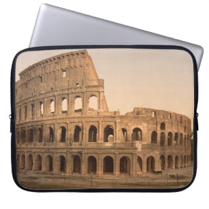 Außenansicht des Kolosseums, Rom, Italien Laptopschutzhülle