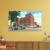 Außenansicht des Mark Twain Hotel Leinwanddruck (Insitu (Wohnzimmer))