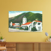 Außenansicht des Motel Inn Leinwanddruck (Insitu (Wohnzimmer))