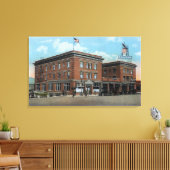 Außenansicht des neuen Wenatchee Hotels Leinwanddruck (Insitu (Wohnzimmer))