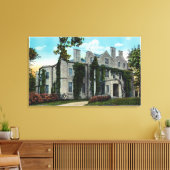 Außenansicht des Oakland Mansion Leinwanddruck (Insitu (Wohnzimmer))