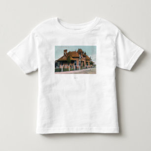 Außenansicht des OSL Depots Nampa, Identifikation Kleinkind T-shirt