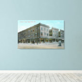 Außenansicht des Overton Hotels # 2 Leinwanddruck (Insitu (Holzboden))