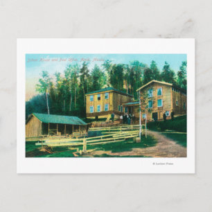 Außenansicht des Schulhauses und der Post Postkarte