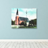 Außenansicht einer katholischen Kirche Leinwanddruck (Insitu (Holzboden))