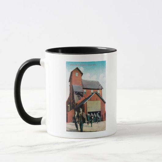 Außenansicht eines Bergwerks, Ausscheidende Arbeit Tasse (Links)
