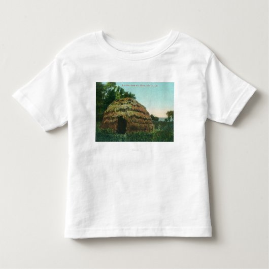 Außenansicht von einem Tule HutLake Landkreis, CA Kleinkind T-shirt (Vorderseite)