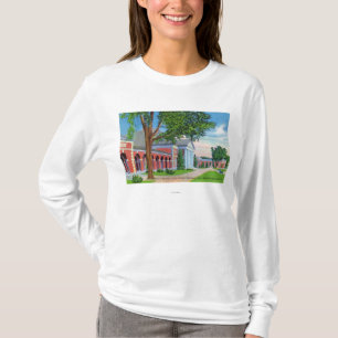 Außenansicht von Hall der Frühlinge und des Bode T-Shirt