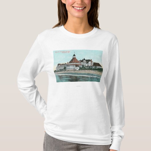 Außenansicht von Hotel del Coronado vom Pier T-Shirt (Vorderseite)