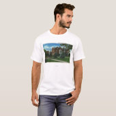 Außenansicht von Josselyn Hall, Vassar Uni T-Shirt (Vorne ganz)