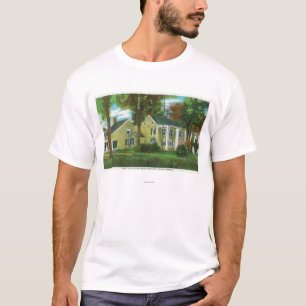 Außenansicht von Villa GENs Philip Schuylers T-Shirt