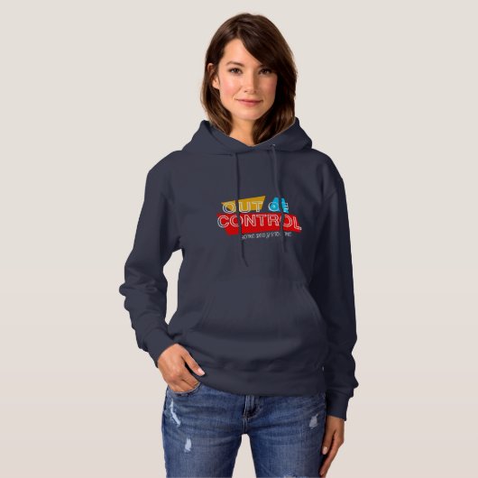 Außer Kontrolle – Fette Typografie-Statement-Desig Hoodie (Vorne ganz)