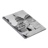 Äußeres des Hauptstadts-Gebäude mit Frauen Notizblock (Rechte Seite)