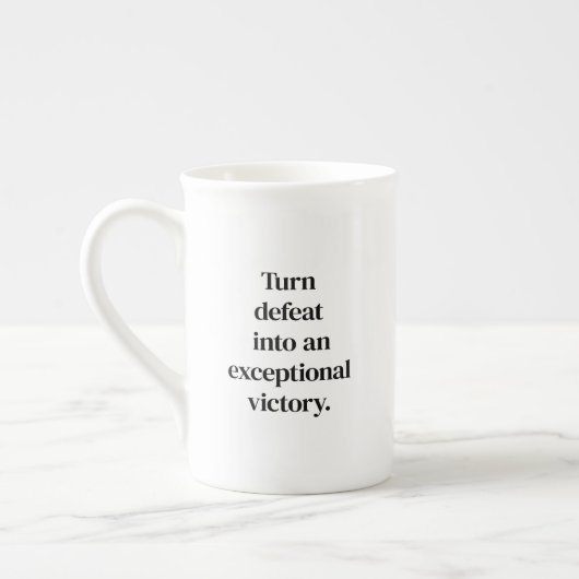 Außergewöhnliche Tasse für Siegesspezialitäten (Links)