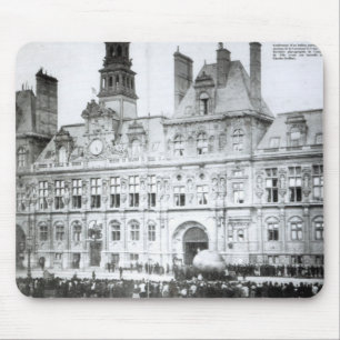 Außerhalb des Hotels de Ville Mousepad