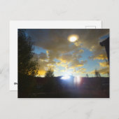 Außerirdische, die von einem UFO herabstrahlend Postkarte (Vorne/Hinten)