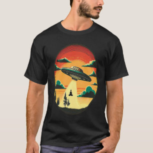 Außerirdische UFO entführt Yoga-Mädchen Fliegende T-Shirt