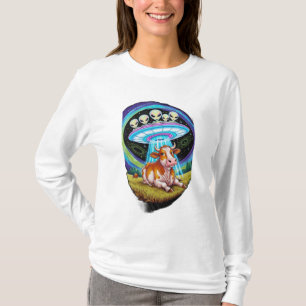 Außerirdischen entführen Kühe, aber die Kuh sieht T-Shirt