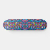 Außerirdischen im Doodle-Art-Stil in farbenfrohen Skateboard (Horizontal)