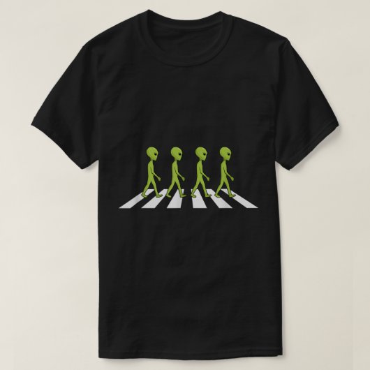 Außerirdischen überqueren und gehen auf der andere T-Shirt (Design vorne)