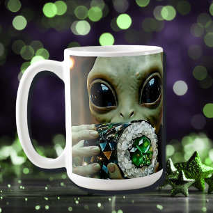 Außerirdischer Alien und kristalline Nahrung Kaffeetasse