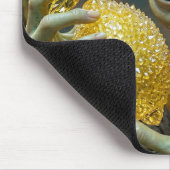 Außerirdischer Alien und kristalliner Zitrone Mousepad (Ecke)