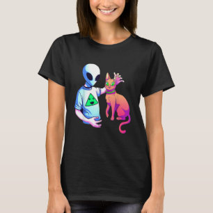 Außerirdischer streichelt eine Katze Außerirdische T-Shirt