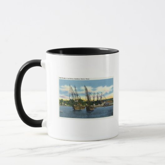 Aussicht auf alte Schiffswracks im Hafen Tasse (Links)
