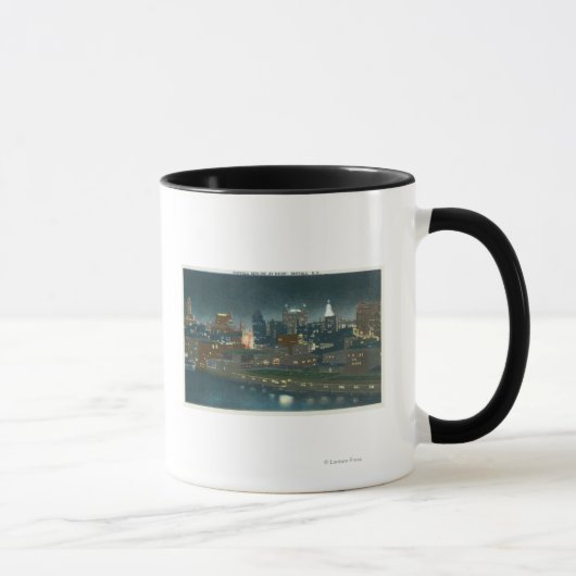 Aussicht auf Buffalo Skyline nachts Tasse (Rechts)
