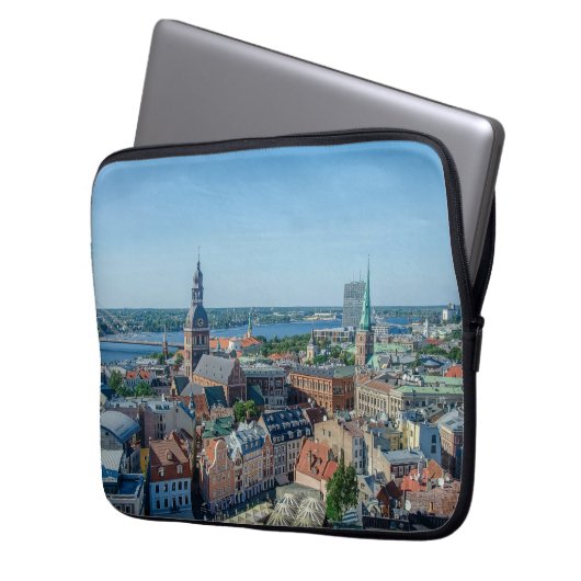 Aussicht auf das Stadtzentrum von Riga von oben Laptopschutzhülle (Vorderseite Links)