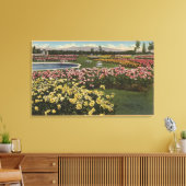 Aussicht auf den Gemeindegarten Rose Leinwanddruck (Insitu (Wohnzimmer))