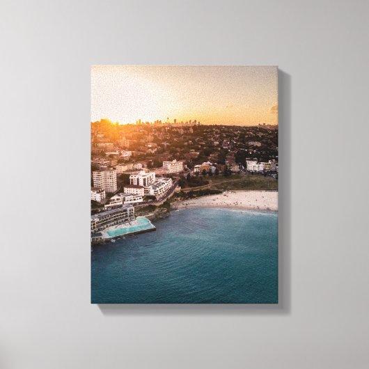 Aussicht auf den Hotelkomplex am Strand Leinwanddruck (Vorderseite)