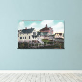 Aussicht auf den Hügel der High School, Residenzen Leinwanddruck (Insitu (Holzboden))