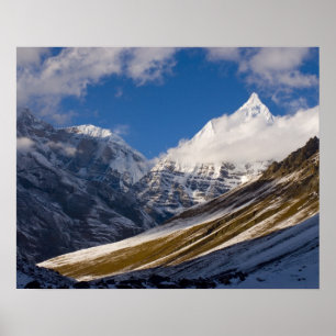 Aussicht auf den Jichu Drake, Bhutan. Poster
